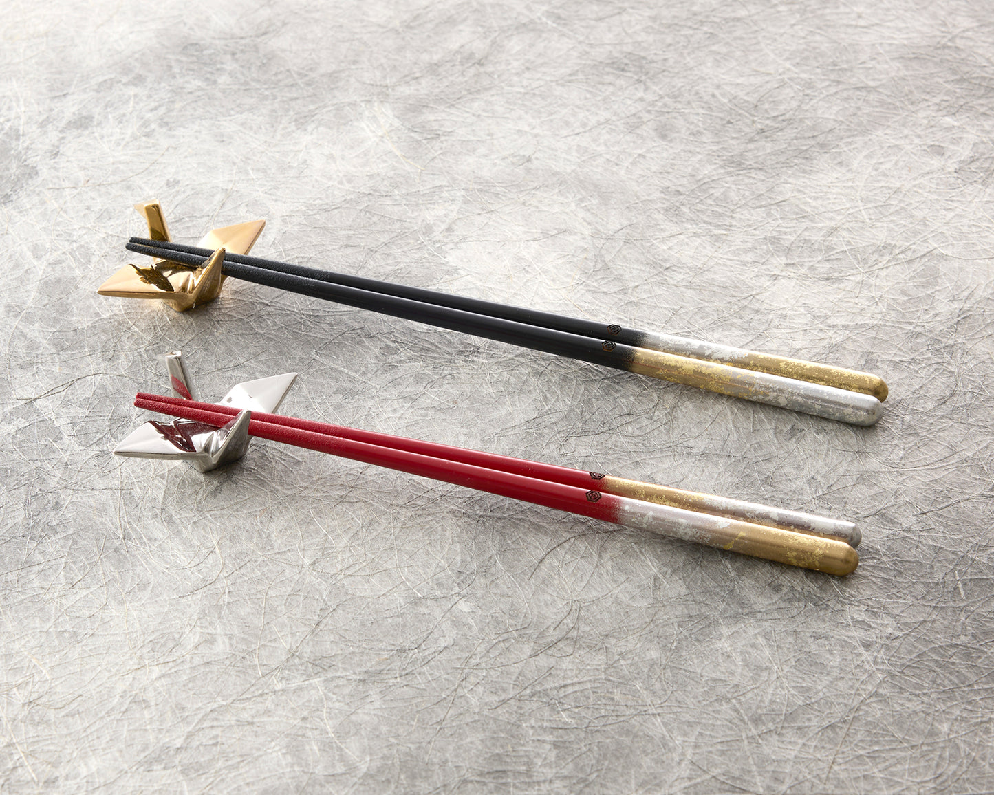 Chizuru Mankei Chopsticks & Chopstick Rest Set (Gold & Silver)