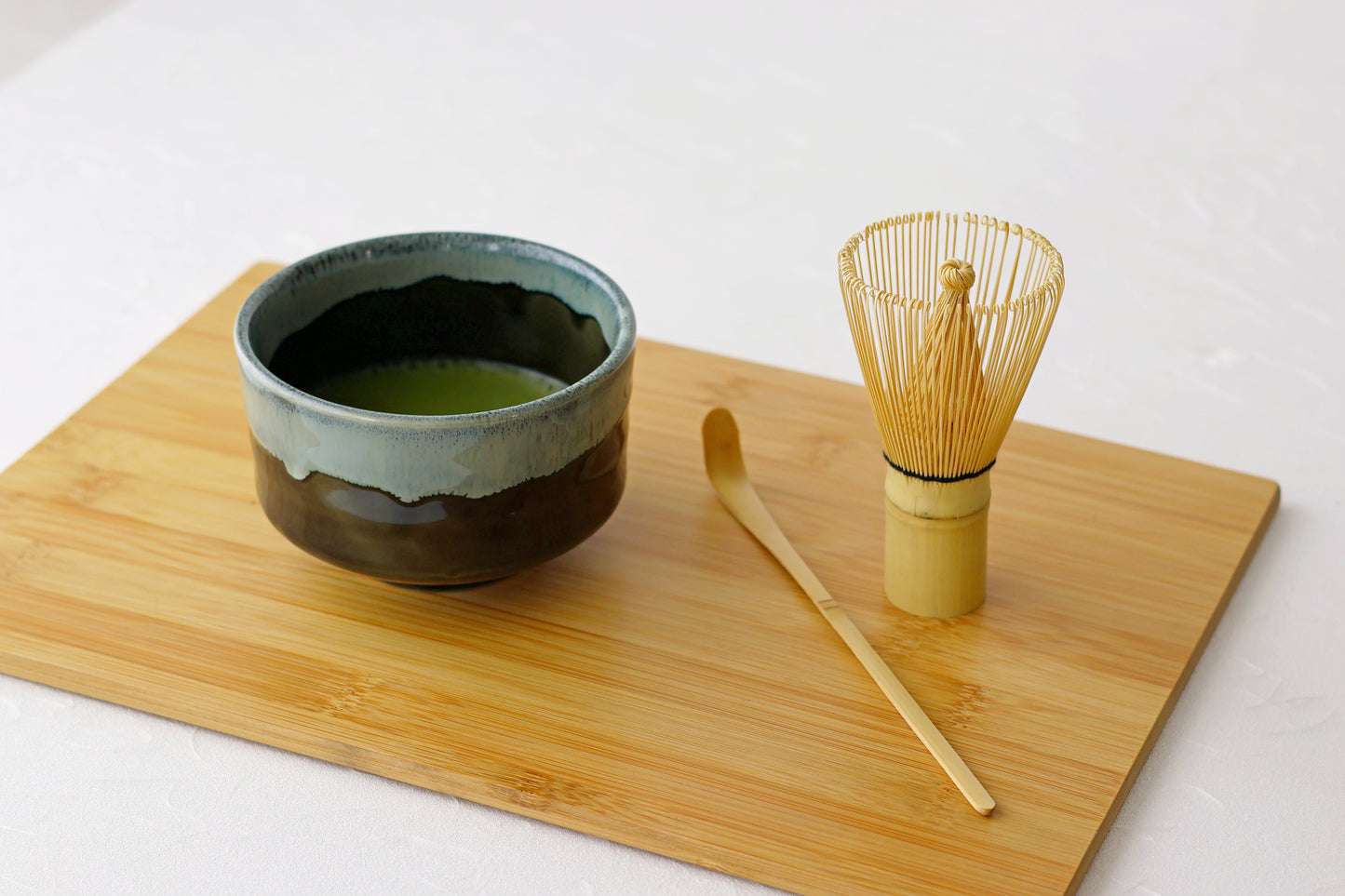 Matcha Bowl【Kasumi nagashi】with Matcha Whisk